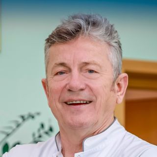 Powiększ obraz: Ryszard Suliga, chirurg plastyczny Częstochowa