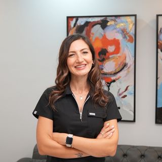 Resmi büyüt: Nazlı Altın, Ağız Diş Ve Çene Cerrahisi İstanbul