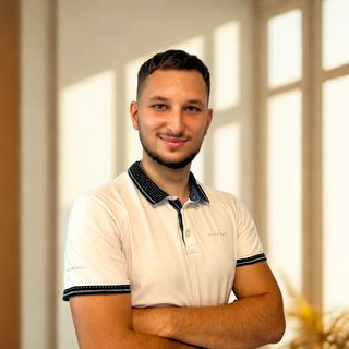 Powiększ obraz: Bartłomiej Gruszka, fizjoterapeuta Kraków