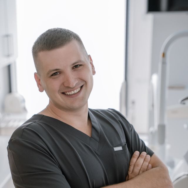 Ihor Honcharenko, stomatolog Warszawa
