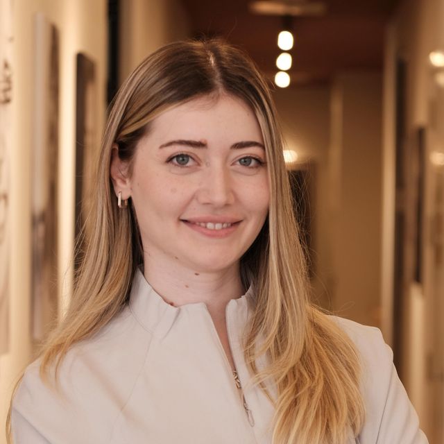 Ezgi Göler, Diş Hekimi İzmir
