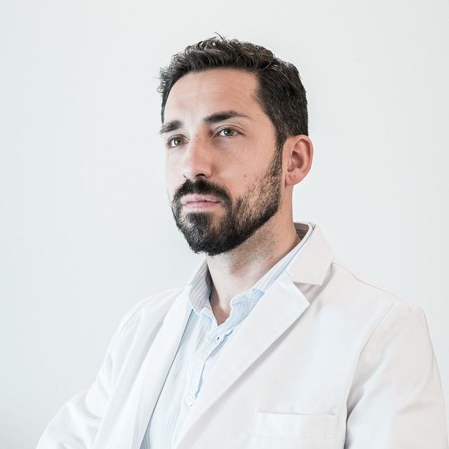 Jorge Linares Torres, Neurocirujano Málaga