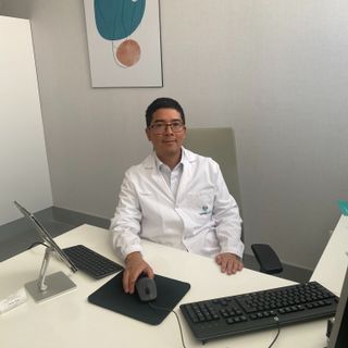 Acercar imagen: Renan Javier Otta Oshiro, Urólogo Alcorcón