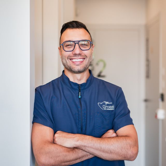 Massimiliano Grossi, dentista Senigallia