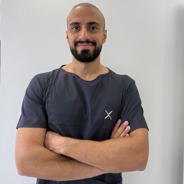 Ahmet Mertcan Köse, Diş Hekimi İzmir
