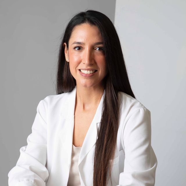 Andrea Combalia, Dermatólogo Barcelona