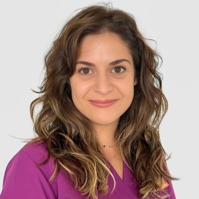 Lucía Moreno Leñero, Ginecólogo Elda