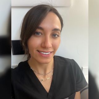Manuela Ragosta, dentista Acerra