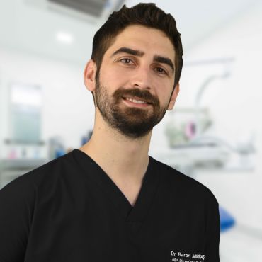 Baran Ağırbaş, Diş Hekimi Bayraklı