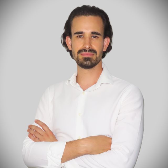 Manu Pineda, Traumatólogo Elda