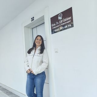 Elif Üstüner, Psikiyatri Antalya