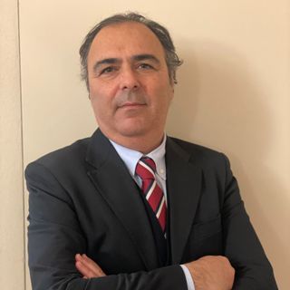 Ingrandire l'immagine: Giuseppe Restuccia, ortopedico Vibo Valentia