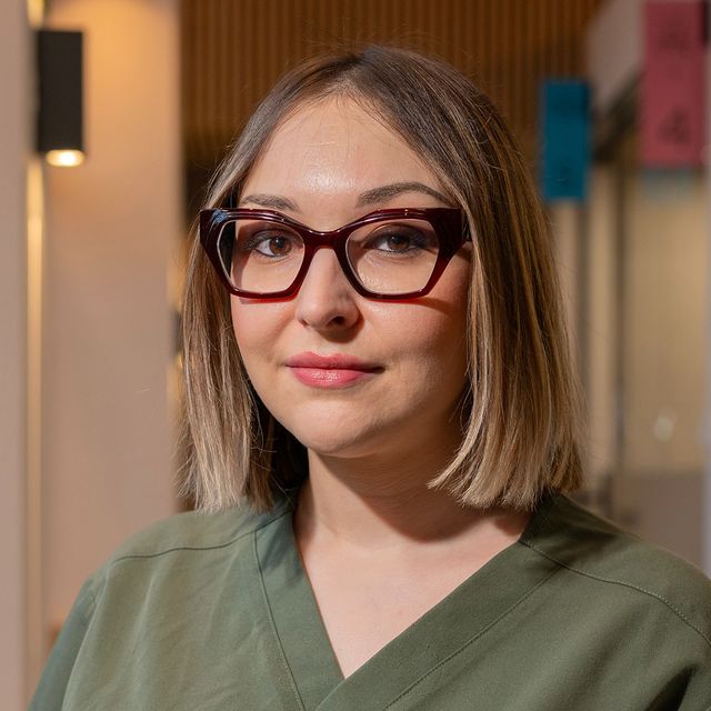 Andra Viscreanu, Dentista Zaragoza