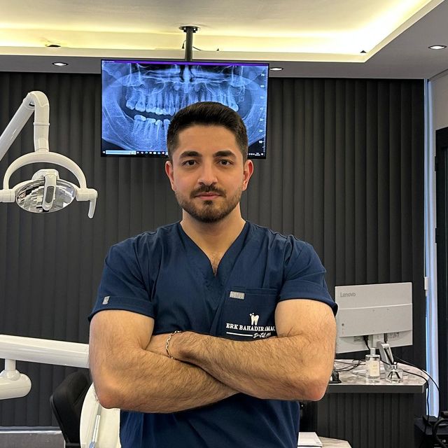 Erk Bahadır Amaç, Diş Hekimi Hatay