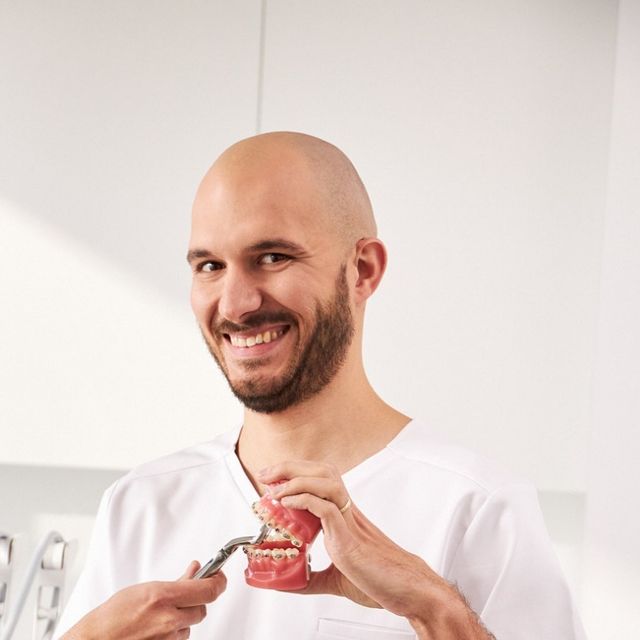 Piotr Bogdan Siniarski, chirurg stomatologiczny Warszawa