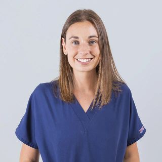 Acercar imagen: Mónica Fuertes, Dentista Oviedo