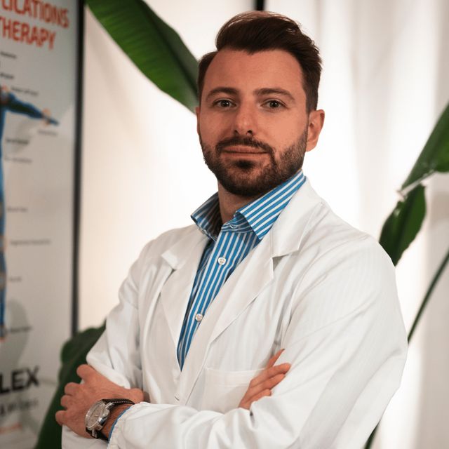 Edoardo Dezi, chirurgo plastico Pomezia