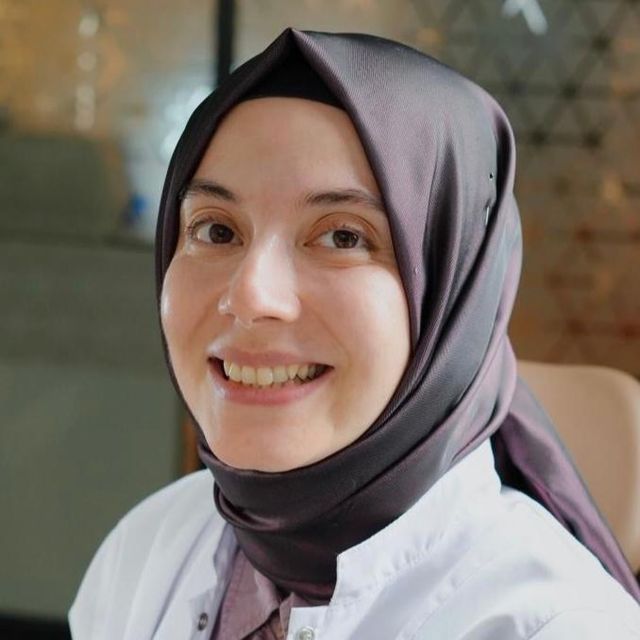 Kamile Balıkçı, Diş Hekimi İstanbul