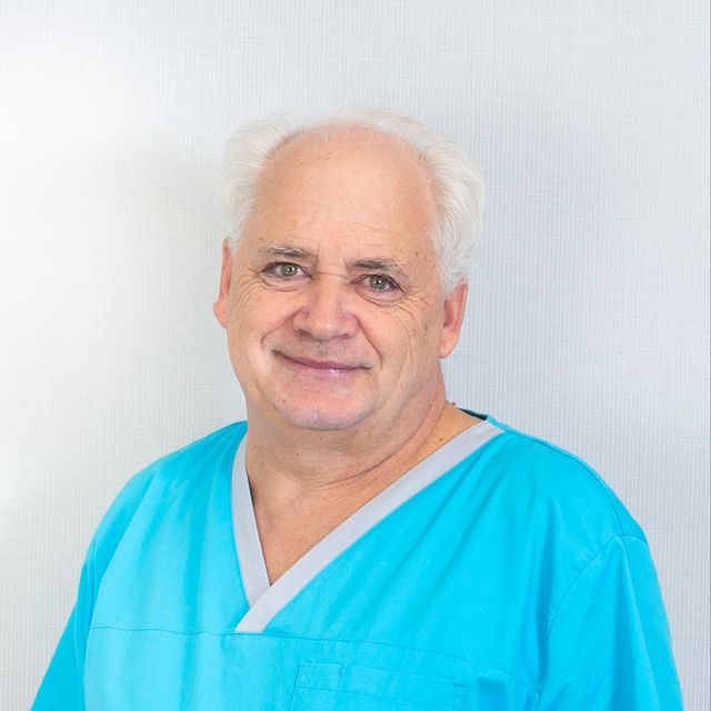 José Antonio Cristóbal Romeo, Dentista Aravaca