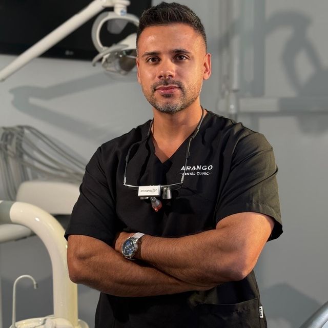 Sebastian Arango Benjumea, Dentista Alicante