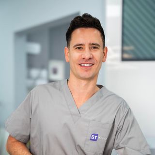 Powiększ obraz: Arkadiusz Ali, ortopeda Szczecin