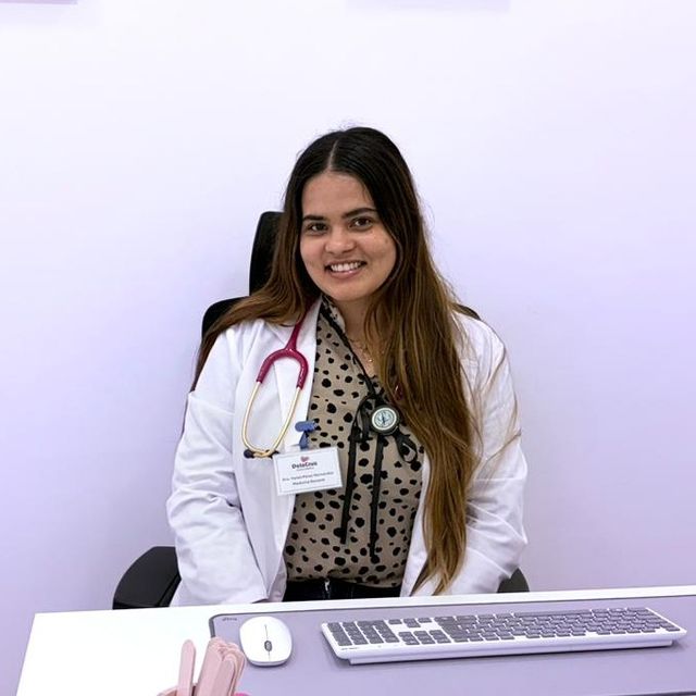 Yarlet Pérez Hernández, Médico general Pontevedra