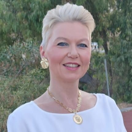 Adrienn Eva Hajnal, Dermatólogo Alhaurin de la Torre