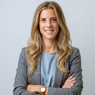 Elena Ameyugo Fernández del Campo, Neurofisiólogo clínico Aravaca
