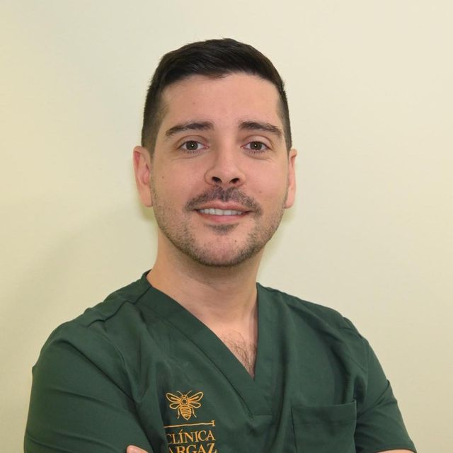 Aitor Cinza Gonzalez, Cirujano oral y maxilofacial Madrid