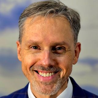 Powiększ obraz: Piotr Myśliwiec, chirurg Białystok