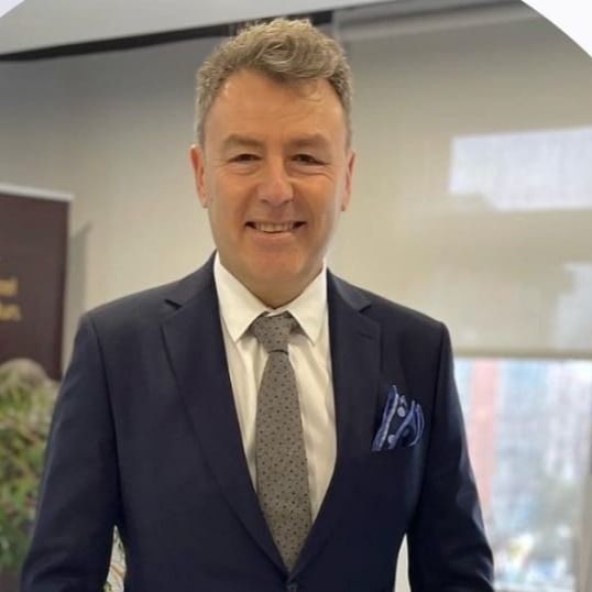 Kenan Çavdar, Diş Hekimi İstanbul