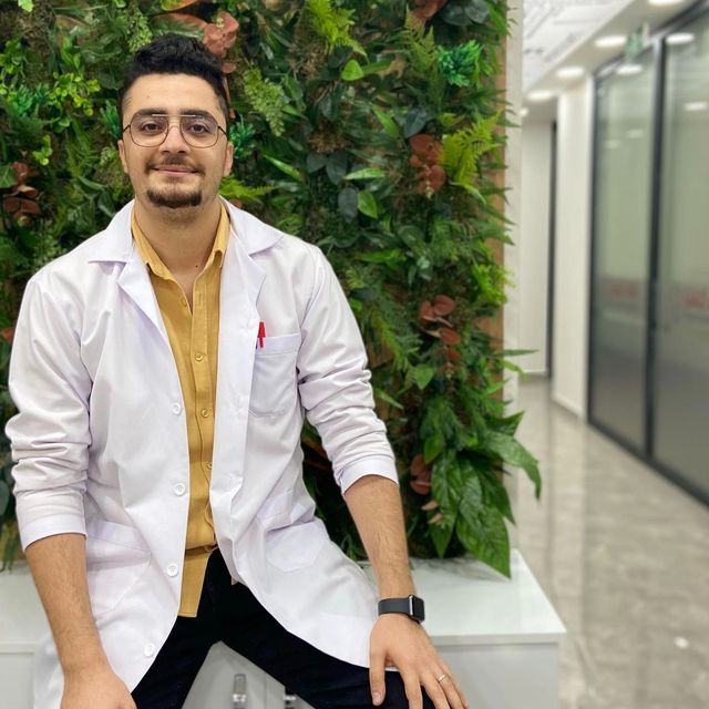 Abdulkadir Esen, Diş Hekimi İzmir