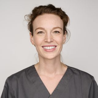 Anna Ilkhanipur, Zahnarzt Korschenbroich