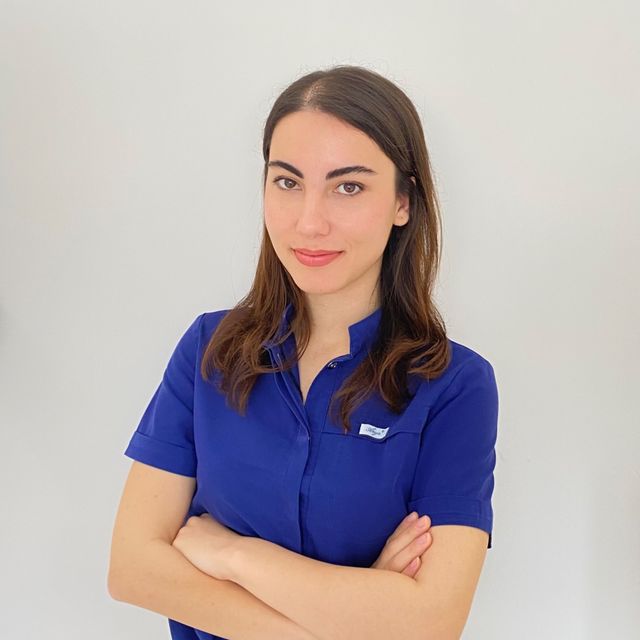 Ayşe Nur Özkurt, Diş Hekimi Menemen