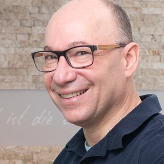 Bild vergrößern: Alexander Jay Wolinsky, Zahnarzt Willich