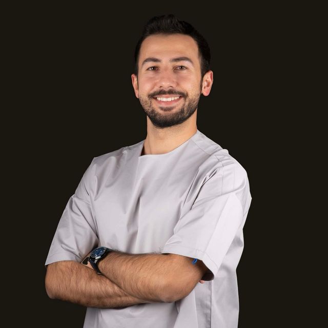 Mustafa Ayata, Protetik Diş Tedavisi Kayseri