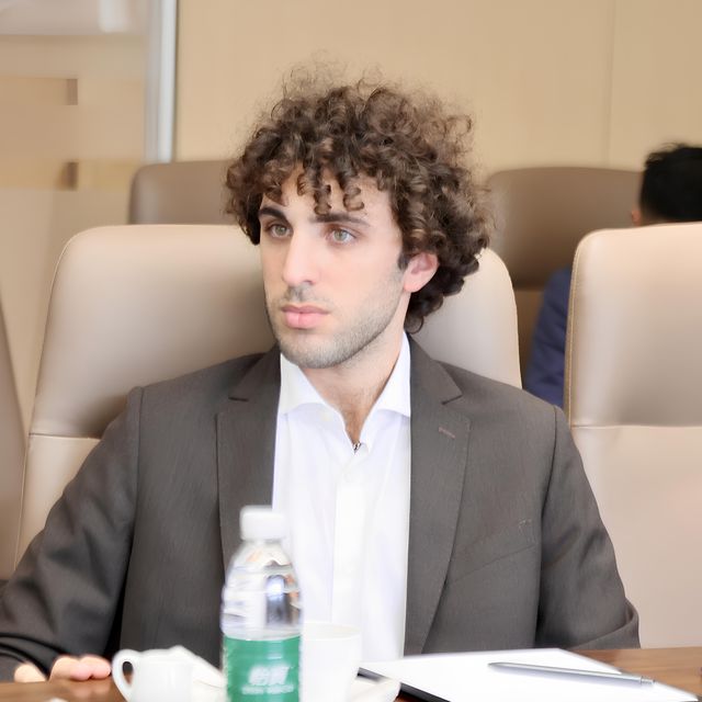 Michele Cricrì, chirurgo generale Pomigliano d'Arco