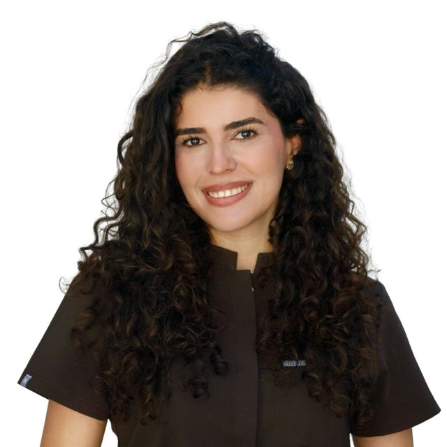 Tuba Çıkmaz, Diş Hekimi Karabağlar