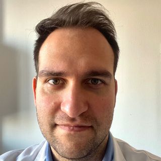 Powiększ obraz: Daniel Jarosz, chirurg naczyniowy Warszawa