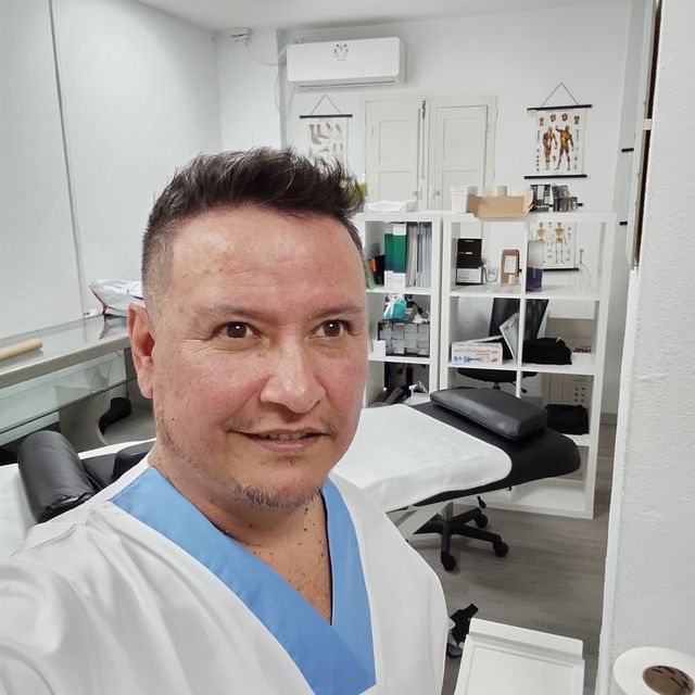 Hernán Guerrero Aguilera, Terapeuta complementario Sevilla