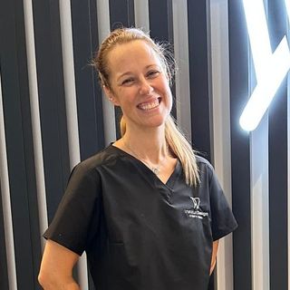 Acercar imagen: Irina Ginés González, Dentista Mataró