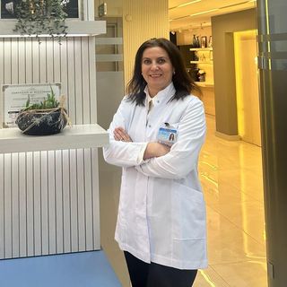 Nevriye Aksu, Protetik Diş Tedavisi Trabzon