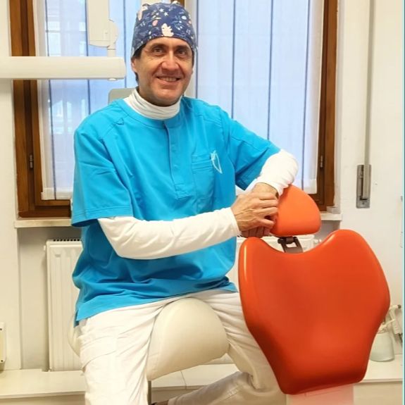 Ricardo Caperdoni, dentista Cogorno