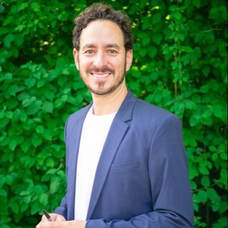 Luis Miguel Navarro Casado, Fisioterapeuta Granada