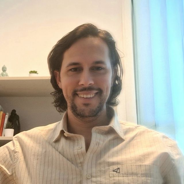 Eloi León, Psicólogo Vecindario