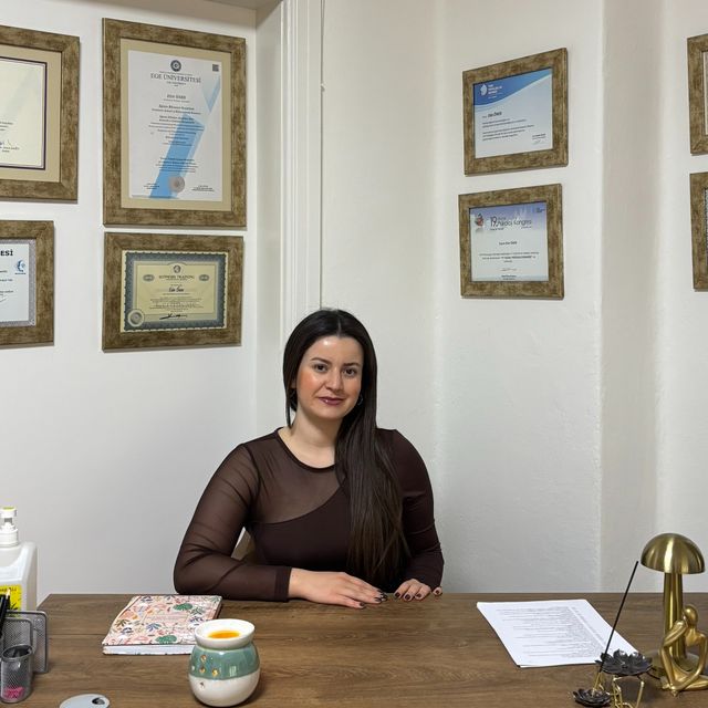 Beste Utku, Psikoloji İzmir