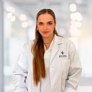 Acercar imagen: Ana López Benítez, Podólogo Marbella