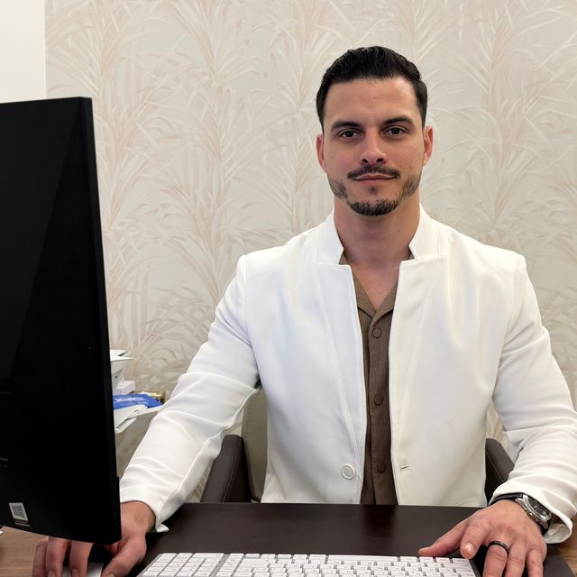 Alberto González Saura, Médico estético Barcelona