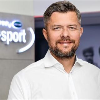 Powiększ obraz: Mariusz Głowacki, neurochirurg Warszawa