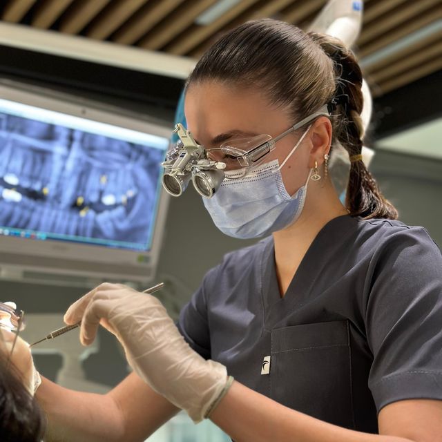 Ceylin Bayar, Diş Hekimi Denizli